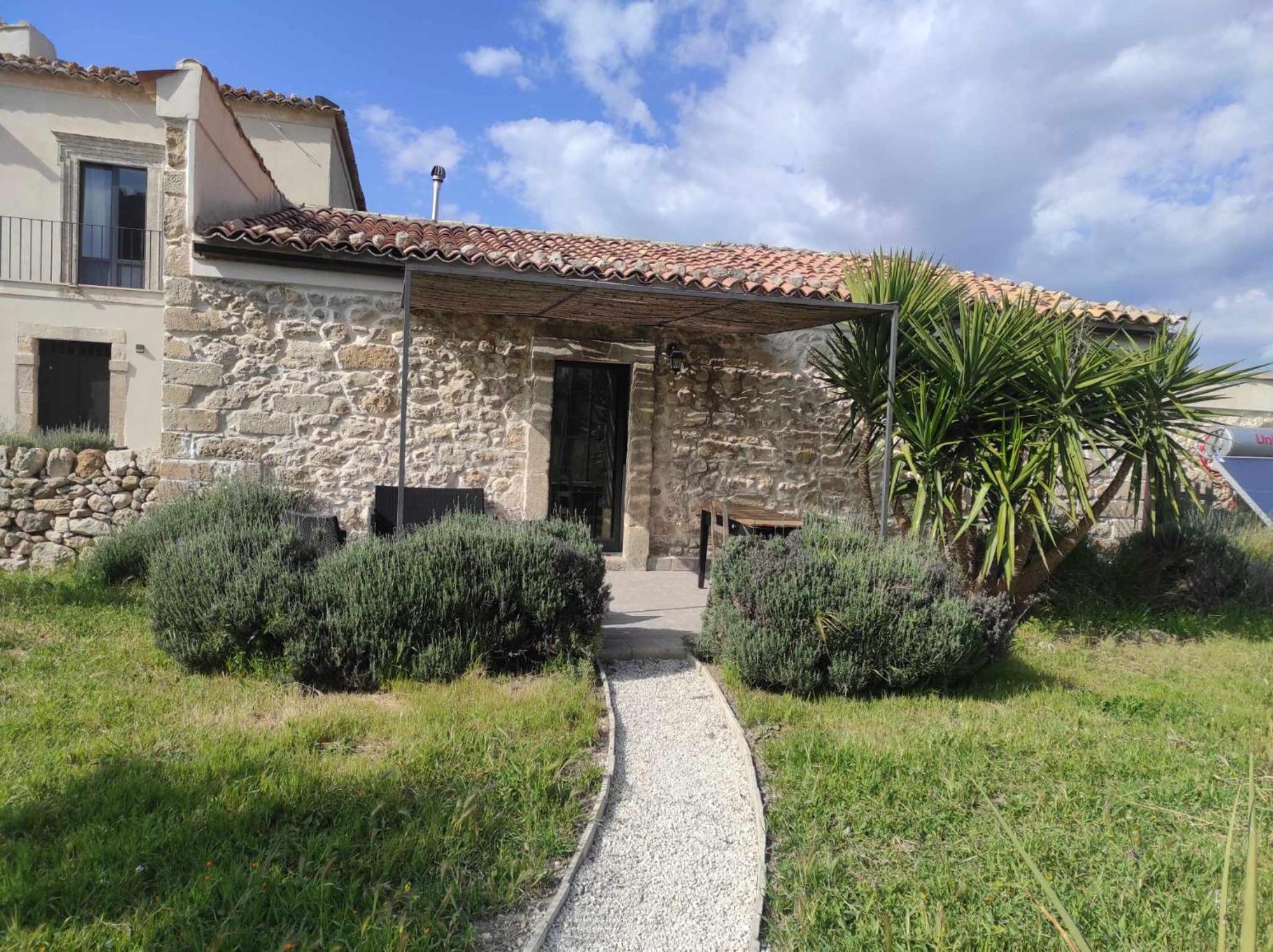 Bramasole Charming House Ξενοδοχείο Comiso Εξωτερικό φωτογραφία